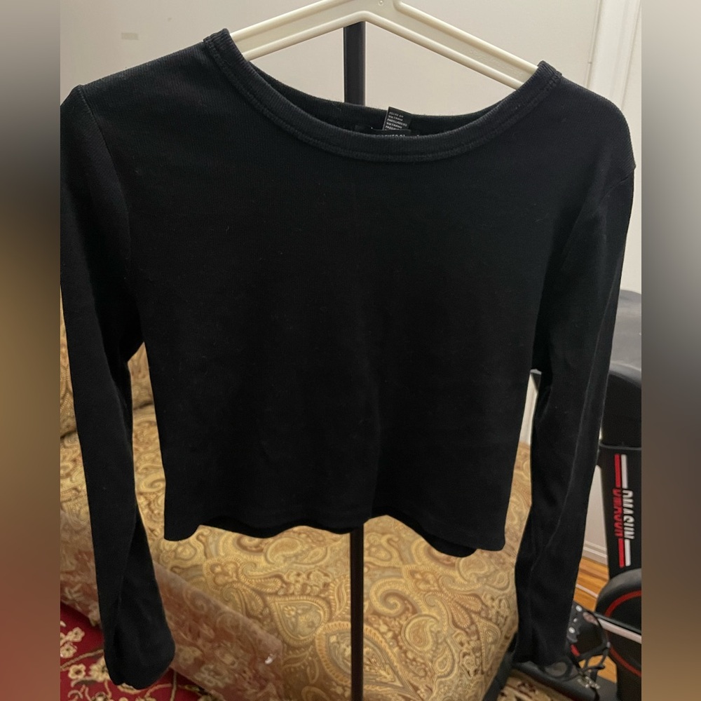 Forever 21 Black Long Sleeve Crop Top